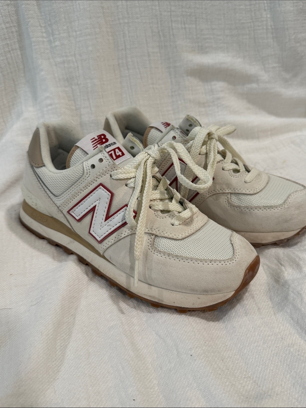 New Balance womens Cream & Red Retro Runner Sneakers size 7